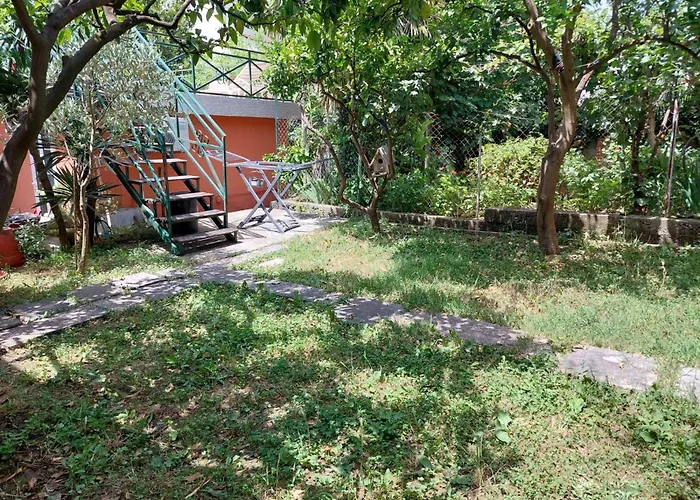 Garden Apartmant Near Sea